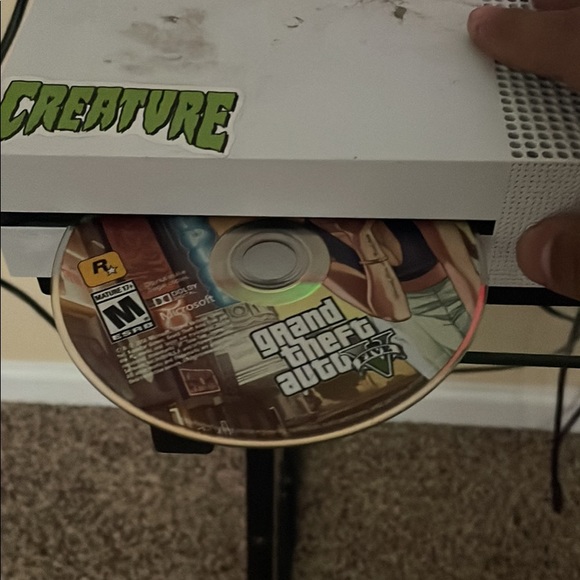 Selling Xbox 1 - Picture 4 of 5